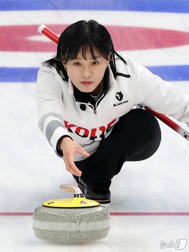 컬링 경기도청 팀의 스킵 김은지. /뉴스1 DB ⓒ News1 이승배 기자