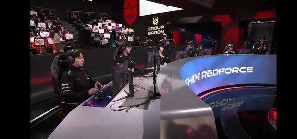 30일 농심레드포스가 서울 종로 롤파크 LCK아레나에서 열린 2026 LCK컵 그룹 배틀 3주차 슈퍼 위크 KT와의 1세트에서 27분 21초 만에 22-7 완승을 거두며 KT롤스터에게 1세트를 승리했다..(농심레드포스 & KT롤스터 =1:0). /사진=네이버 치지직 라이브영상 캡처