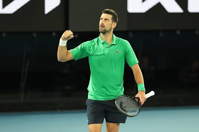 '38세 노장의 반격' 조코비치, 시너 5연패 탈출하며 3년 만에 호주오픈 결승 진출...결승서 알카라스와 격돌