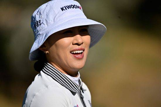 양희영이 LPGA 투어 개막전 힐튼 그랜드 배케이션스 토너먼트 오브 챔피언스 1라운드에서 공동 6위로 상큼하게 출발했다. AFP연합뉴스