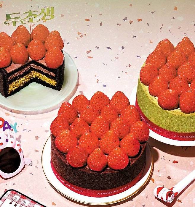 스초생 라인업은 역대 최고 판매량을 기록하며 스테디셀러로서의 입지를 굳혔다. [사진 투썸플레이스]