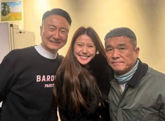 [서울=뉴시스] 주영훈, 이윤미, 김건모. (사진=인스타그램 캡처) 2026.01.30. photo@newsis.com *재판매 및 DB 금지