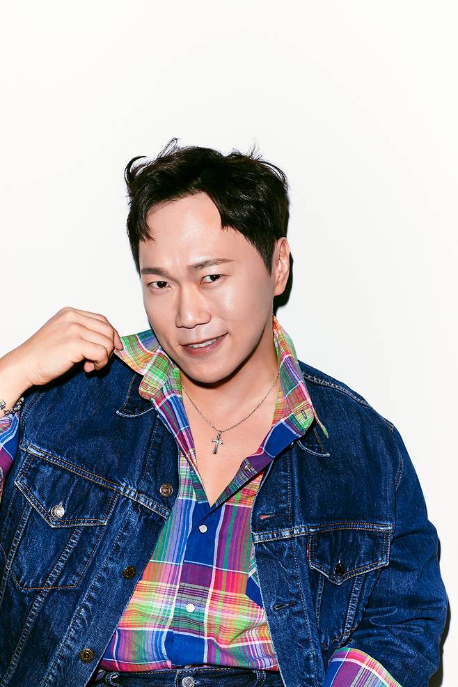배우 송진우  리베로