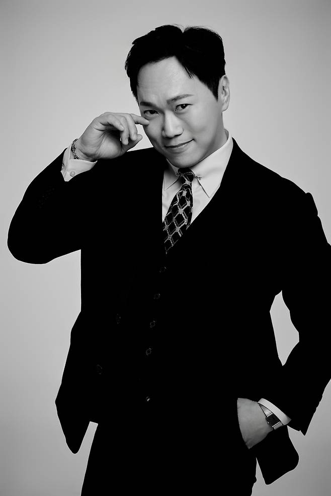 배우 송진우 리베로 제공