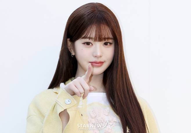 (서울=뉴스1) 김진환 기자 = 아이브 장원영이 29일 오전 서울 성동구 성수 플라츠2에서 열린 하이엔드 캐시미어 브랜드 '베리(BARRIE)' 2026 SS 컬렉션 출시 기념 포토행사에 참석해 포즈를 취하고 있다. 2026.1.29/뉴스1  Copyright (C) 뉴스1. All rights reserved. 무단 전재 및 재배포,  AI학습 이용 금지. /사진=(서울=뉴스1) 김진환 기자