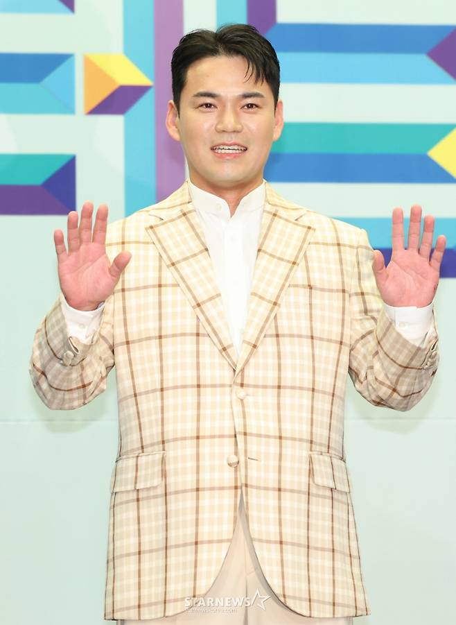 천록담으로 제2의 전성기..이정, 데뷔 25년 만에 첫 '전국노래자랑' 뜬다 [공식]