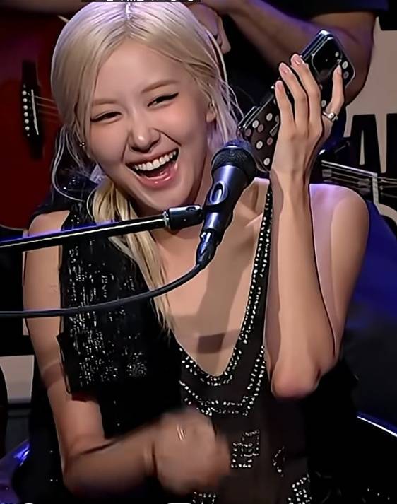 K팝 솔로 최초 그래미 공연, 로제 새 역사 쓴다글로벌 팬 감격[K-EYES]