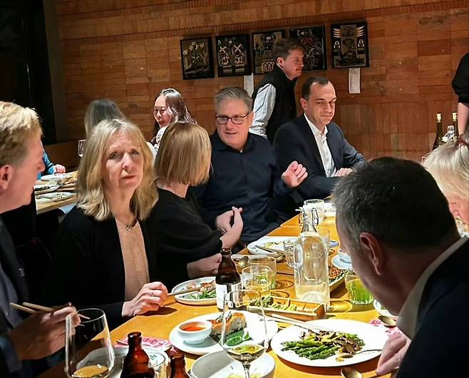 중국 베이징 골목식당 찾은 영국 총리 [중국 소셜미디어 웨이보 캡처. 재판매 및 DB 금지]