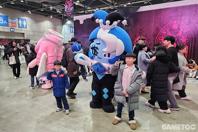 가족 단위 방문객들이 정말 많았던 이번 5주년 행사 (사진=최은상 기자)