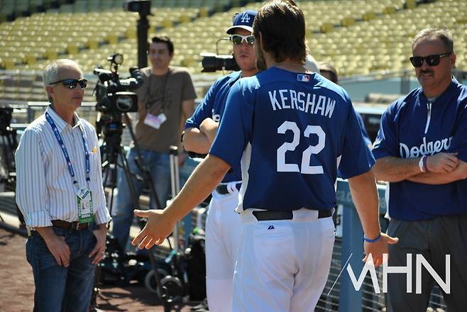 (메이저리그 최고 인기구단 다저스에는 늘 많은 취재진과 팬들이 몰린다)