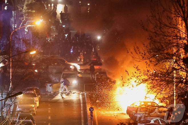 이란 테헤란 반정부 시위. 로이터통신이 제3자로부터 제공받은 사진. 2026.01.08 ⓒ 로이터=뉴스1 ⓒ News1 이지예 객원기자