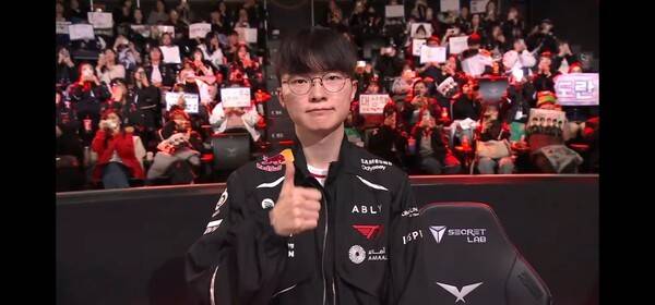 31일, '2026 LCK컵' 슈퍼위크 토요일 경기의 주인공은 단연 T1이었다. 상대는 전통의 강호 디플러스 기아(DK). 결과는 3대 0, 설명이 필요 없는 완승이었다.(T1&DK(디플러스 기아) =3:0). /사진=네이버 치지직 라이브영상 캡처