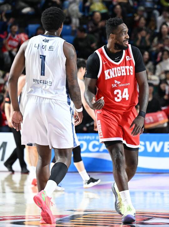 워니-톨렌티노-다니엘 맹활약… SK, 소노 대파하고 3연승 질주[잠실에서]