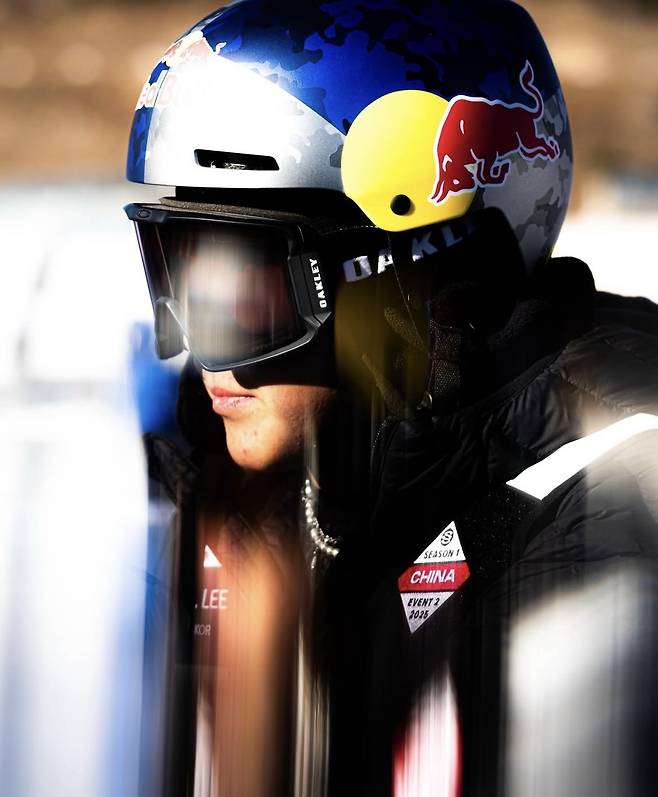 Snowboarder Lee Chae-un (Instagram @lilkeytaki)