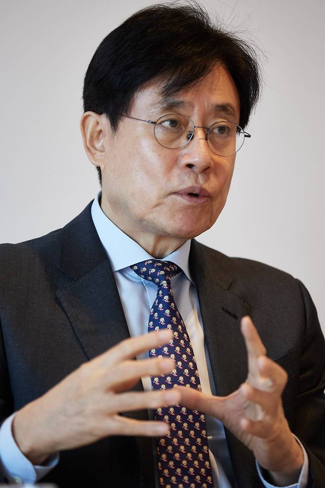 ‘테라로사’를 운영하는 기업 학산의 김의열 대표가 테라로사의 운영 철학, 성장 전략 등을 밝히고 있다. <학산>