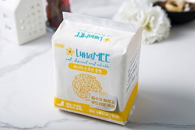 쿠팡의 PB 자회사 씨피엘비(CPLB)가 생리대를 최저 99원에 제공하기로 했다. 중대형 PB 생리대 판매가를 최대 29% 인하했다. [쿠팡 제공]