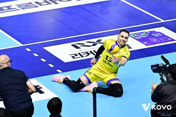 비예나는 몸을 날리는 수비를 보여줬다. 사진 제공= KOVO