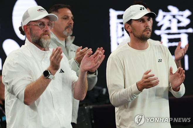 부코프 코치(오른쪽) [AFP=연합뉴스]