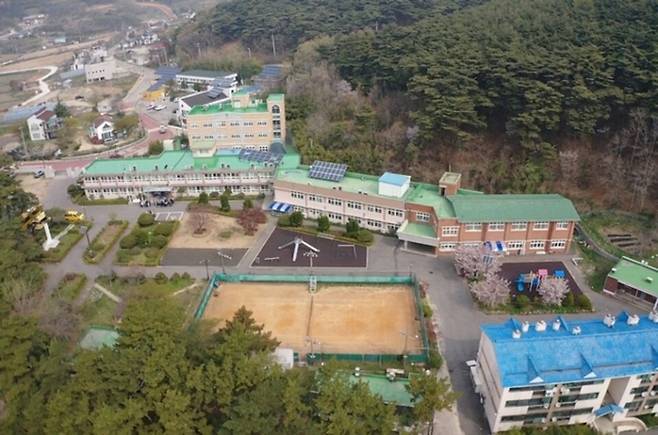 ▲&nbsp;덕적고 전경. /사진제공=인천시교육청