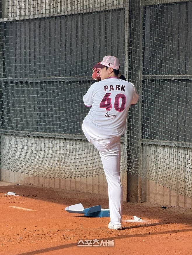 박진형이 불펜 투구에 임하고 있다. 가오슝 | 박연준 기자 duswns0628@sportsseoul.com