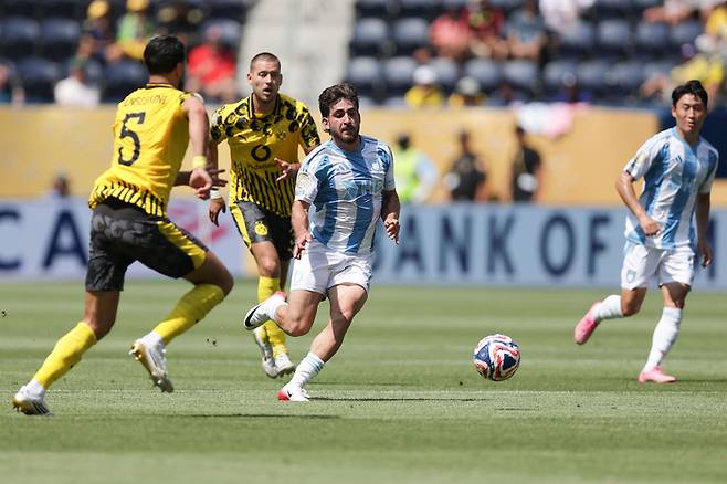 ‘짐 싸서 떠난’ 라카바, ‘출산 사건’ 고승범 이별 임박…개막 앞둔 울산HD 여전히 뒤숭숭 [SS포커스]