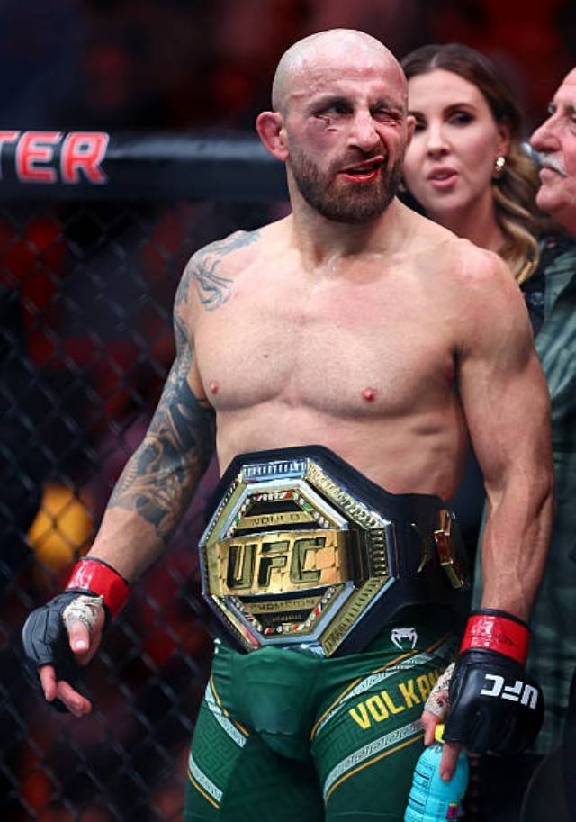 알렉산더 볼카노프스키는 1일(한국시간) 호주 시드니의 쿠도스 뱅크 아레나에서 열린 디에고 로페스와의 UFC 325 메인 이벤트 페더급 타이틀전에서 5라운드 만장일치 판정 승리했다. 사진=X