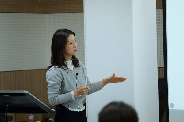 '요코하마시의 시민협동 활동'을 발표하는 신수경 가톨릭대 사회복지대학원 강사 / 디멘시아뉴스