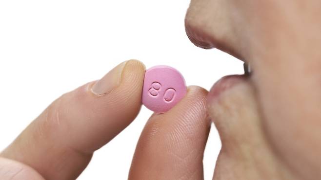 혈압약은 성분별 기전과 부작용이 다르다. 언제 어떤 약이 주로 처방될까?|출처: 클립아트코리아