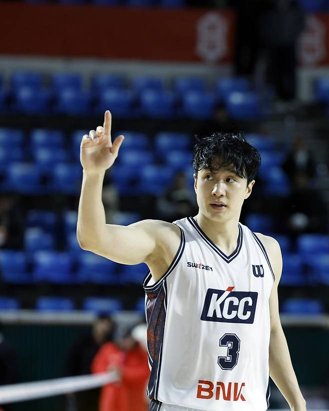 2일 SK와의 경기에서 3점슛 14개를 포함해 51점을 폭발시킨 KCC의 슈터 허웅. 뉴스1