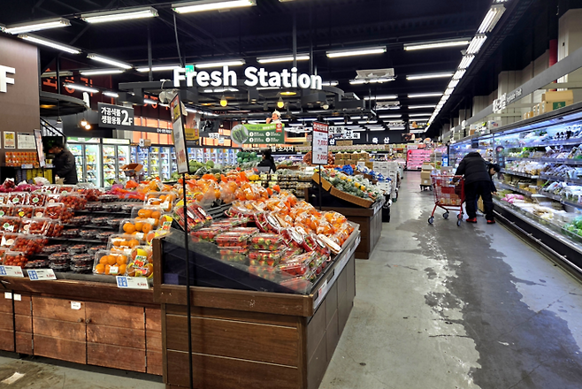 서울 양천구에 위치한 식자재왕도매마트 매장 내부 [김혜진 기자]