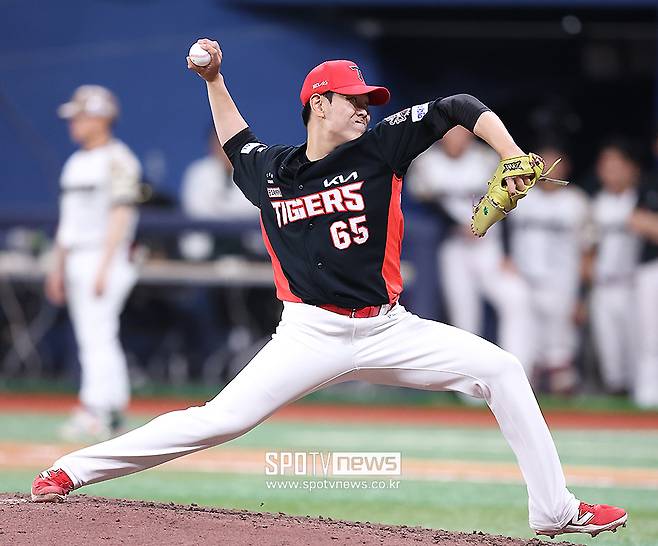 ▲ 성영탁은 지난해 시즌 중간부터 1군에 등장해 놀라운 성적을 내며 팀 불펜에서 고군분투했다 ⓒ곽혜미 기자