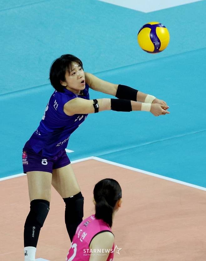 [한번에쓱] 레베카 25득점, 최은지 12득점 흥국생명, '압도적인 조이-시마무라 54득점'을 눌렀다!