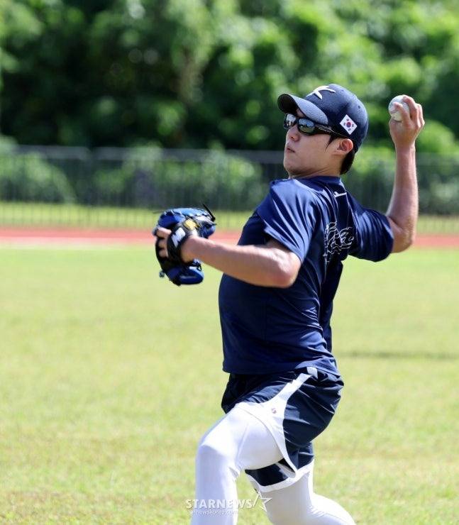 삼성 원태인이 지난 1월 WBC 대표팀의 사이판 캠프에서 훈련을 하고 있다. /사진=강영조 선임기자
