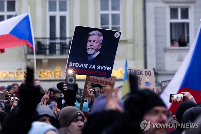 체코 대통령 지지 시위 [로이터 연합뉴스. 재판매 및 DB 금지]