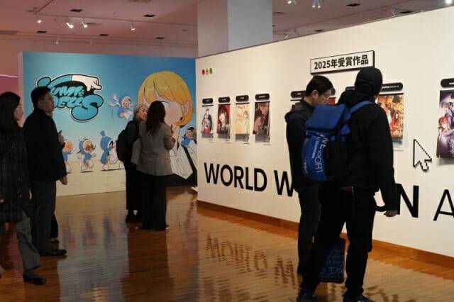 ‘세로로 읽는 이야기: 2026 K-웹툰 전시’ 현장 이미지