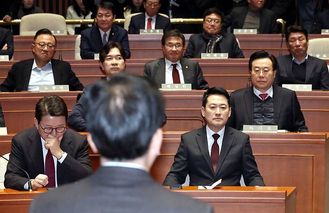 송언석 국민의힘 원내대표가 2026년 2월2일 국회에서 열린 의원총회에서 발언하고 있다. 한겨레 윤운식 선임기자 yws@hani.co.kr