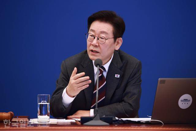 이재명 대통령이 3일 청와대 본관에서 열린 제4회 국무회의에서 발언하고 있다. 왕태석 선임기자