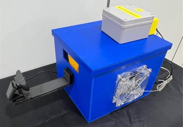 뒤영벌의 활동량을 원격 모니터링하고 상태 진단과 교체 시점 판단을 지원하는 인공지능(AI) 기반 스마트 벌통.  농촌진흥청 제공