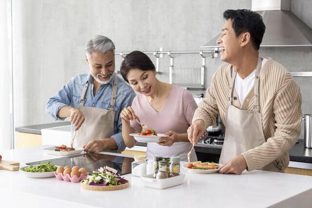 연구팀은 배우자 사별로 인한 외로움을 겪는 사람들에게 개인 맞춤형 지원을 제안했다. 클립아트코리아