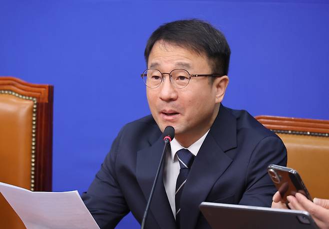 한병도 더불어민주당 원내대표가 2일 서울 여의도 국회에서 열린 최고위원회의에서 발언하고 있다. ⓒ연합뉴스