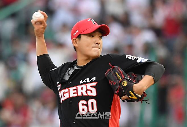 KIA 김도현이 27일 인천SSG랜더스필드에서 열린 2025 KBO리그 SSG와 경기에 선발 등판해 힘차게 공을 던지고 있다. 문학 | 박진업 기자 upandup@sportsseoul.com