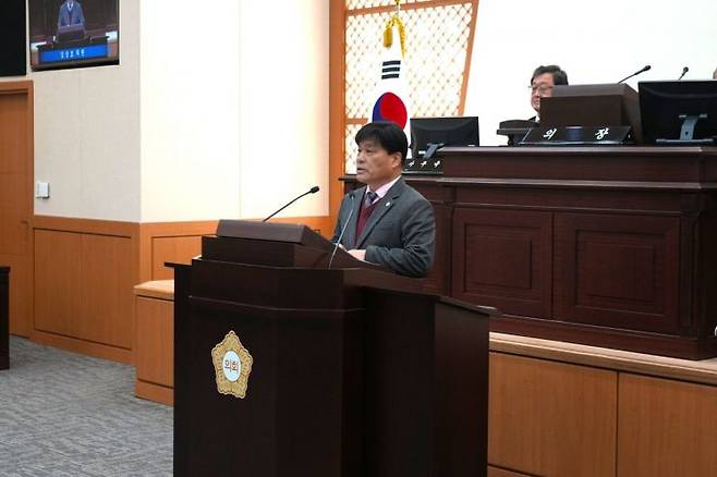 4일 열린 영천시의회 제250회 임시회 제2차 본회의에서 김상호 의원이 5분 자유발언을 하고 있다. 영천시의회 제공