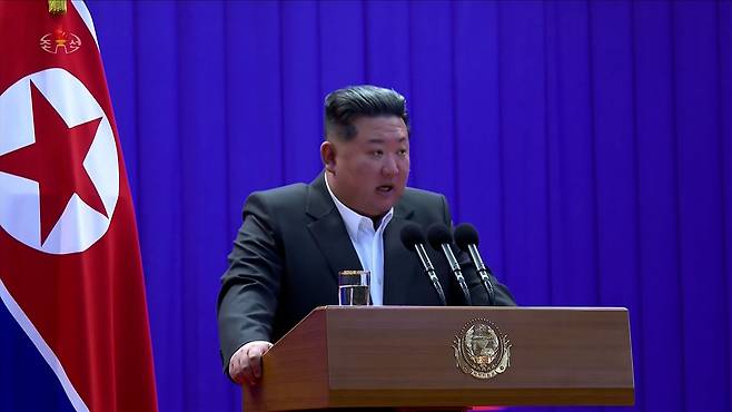 김정은 북한 국무위원장이 지난 2일 평안북도 농촌경리위원회 삼광축산농장 조업식에 참석해 '역사적인 중요연설'을 했다고 조선중앙TV가 3일 보도했다. /연합뉴스