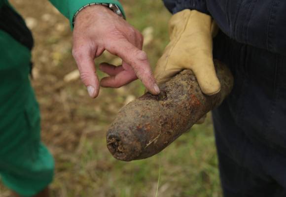 사진은 프랑스 한 지역에서 발견된 제1차 세계대전 당시 포탄으로, 본 기사 내용과 무관. [사진=X 갈무리 ]