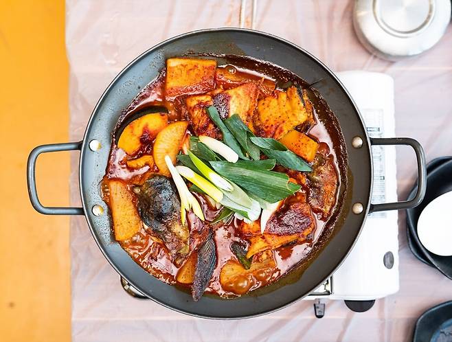 칼칼한 맛이 밥 한 공기 뚝딱, 삼치조림(사진=이효태)