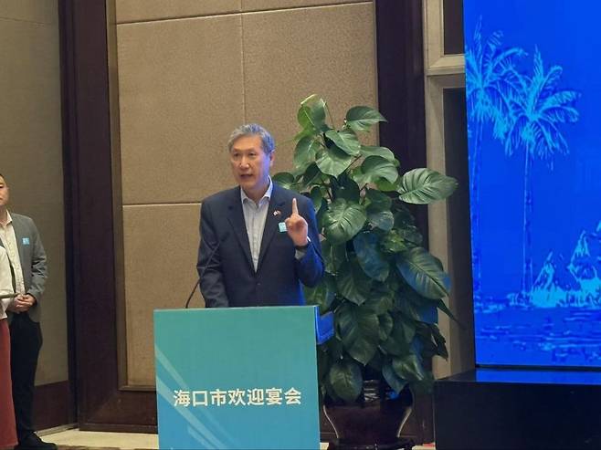 노재헌 주중대사가 최근 하이난성 하이커우시장 주최 만찬에서 연설하고 있다. 주중한국대사관