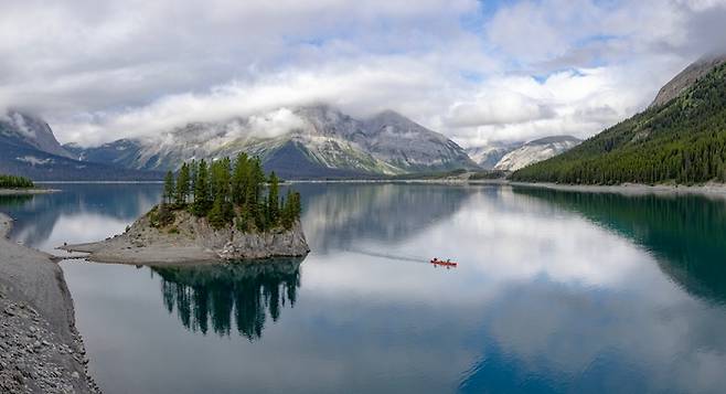 어퍼 카나나스키스 호수/사진=캐나다관광청 제공( ⓒ Travel Alberta  C B Advertising)