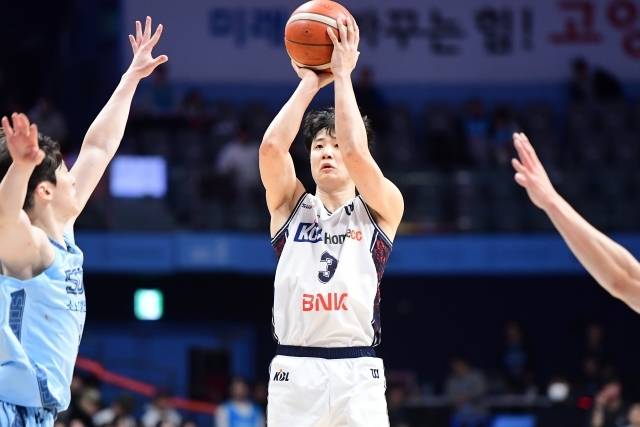 허웅은 이날 역시 최고의 활약을 펼쳤으나 결국 웃지 못했다. 사진=KBL 제공