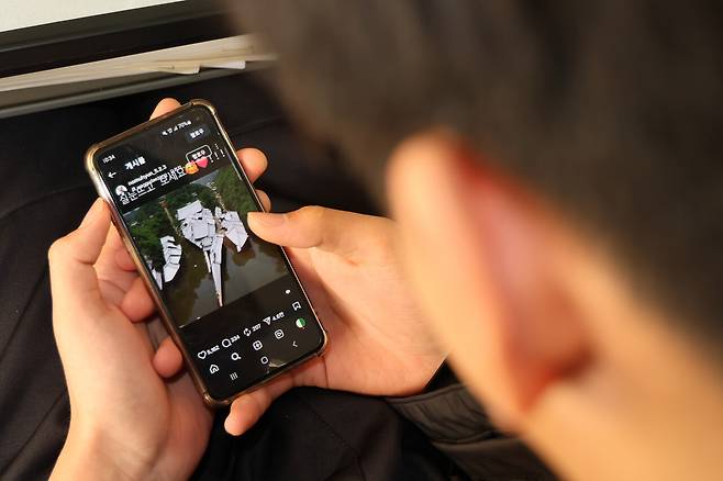 10대들 사이에서 전직 대통령들의 사진을 이용한 AI 합성물이 유행처럼 번지고 있다. ⓒ〈토끼풀〉