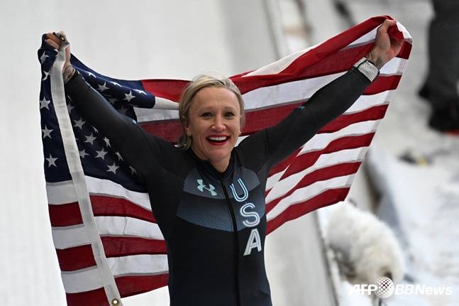 2022 베이징 올림픽에서 금메달을 목에 건 미국 봅슬레이 선수 카일리 험프리스. /AFPBBNews=뉴스1